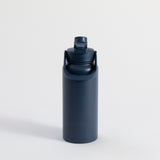 Blue 1 litre water bottle with straw, leak-proof insulated design